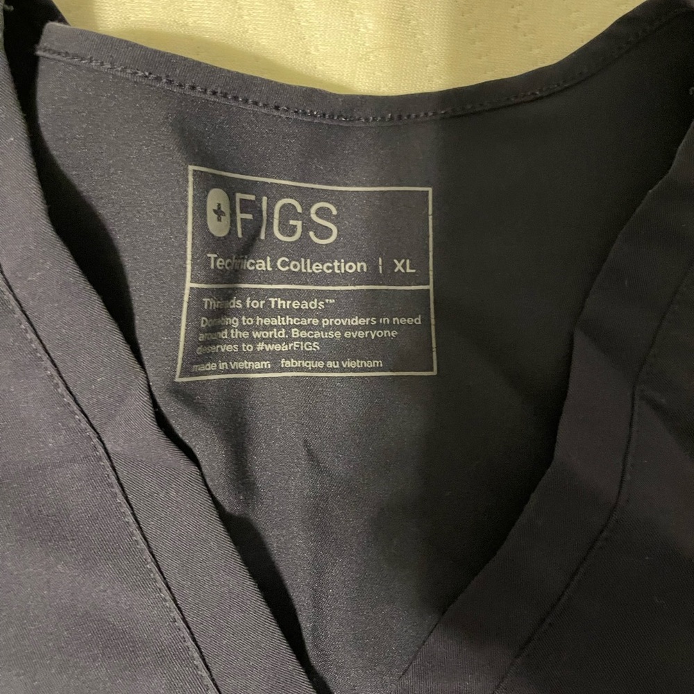 Figs Scrub Top